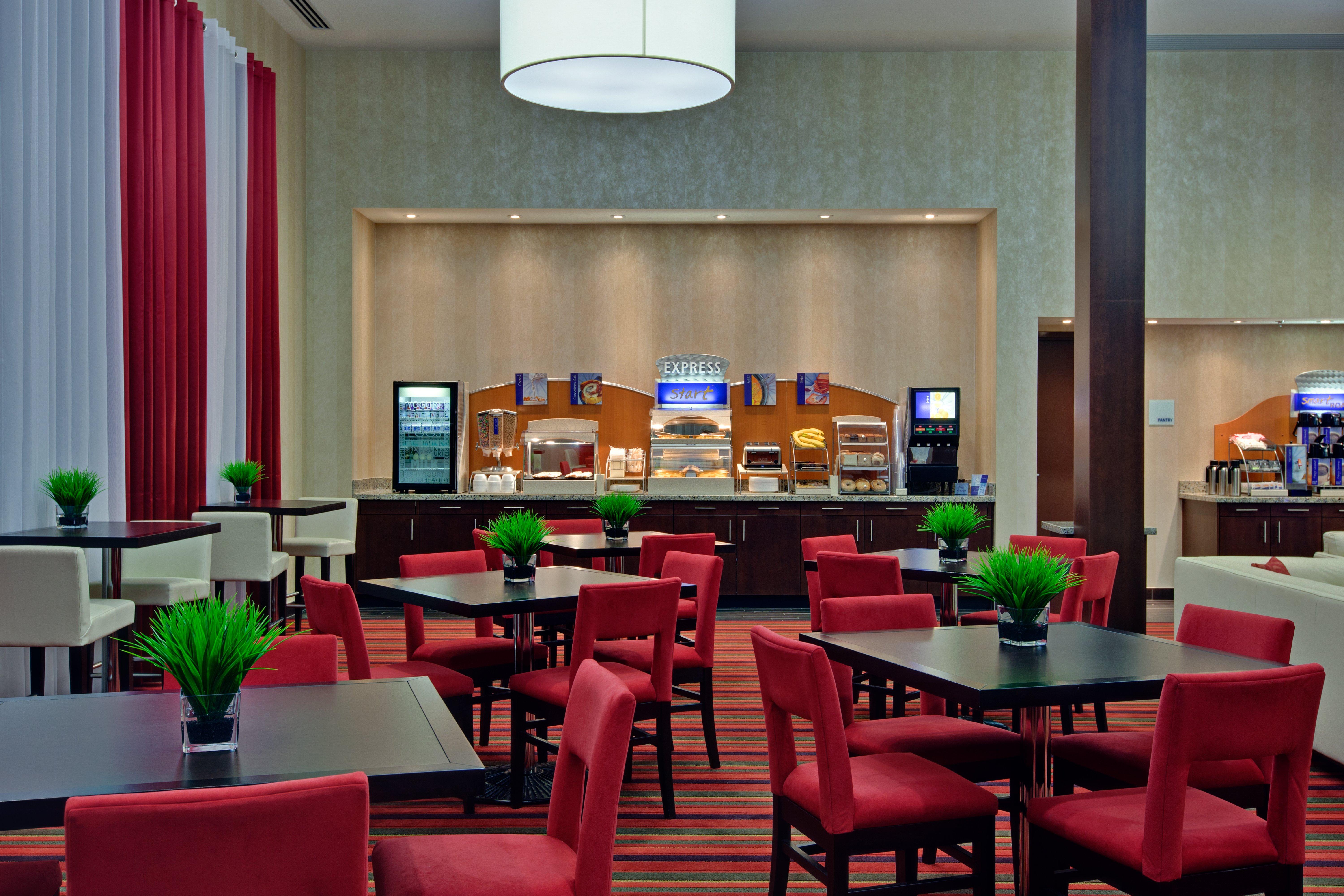 Holiday Inn Express Hotel & Suites Chatham South By Ihg Bagian luar foto