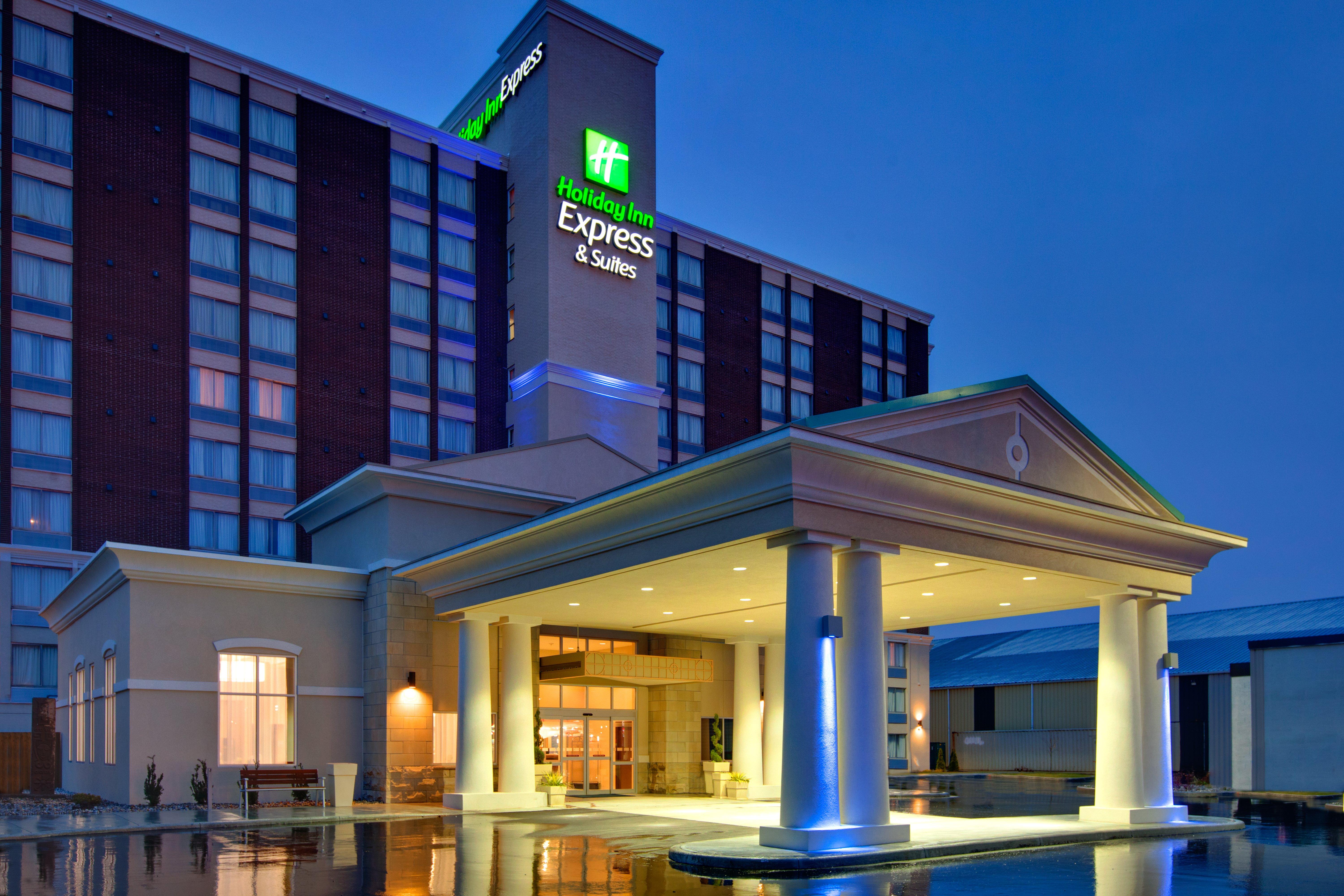 Holiday Inn Express Hotel & Suites Chatham South By Ihg Bagian luar foto