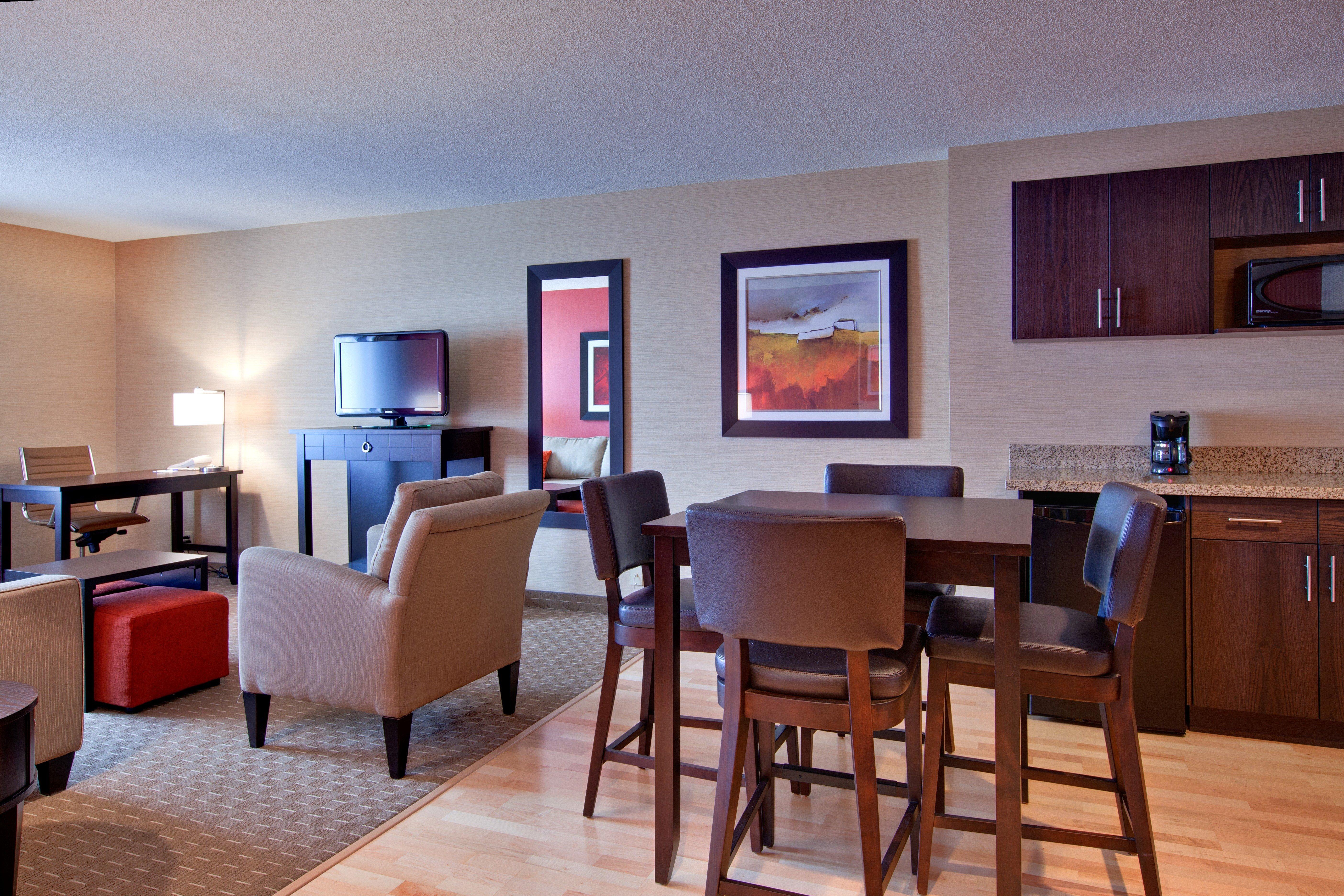 Holiday Inn Express Hotel & Suites Chatham South By Ihg Bagian luar foto