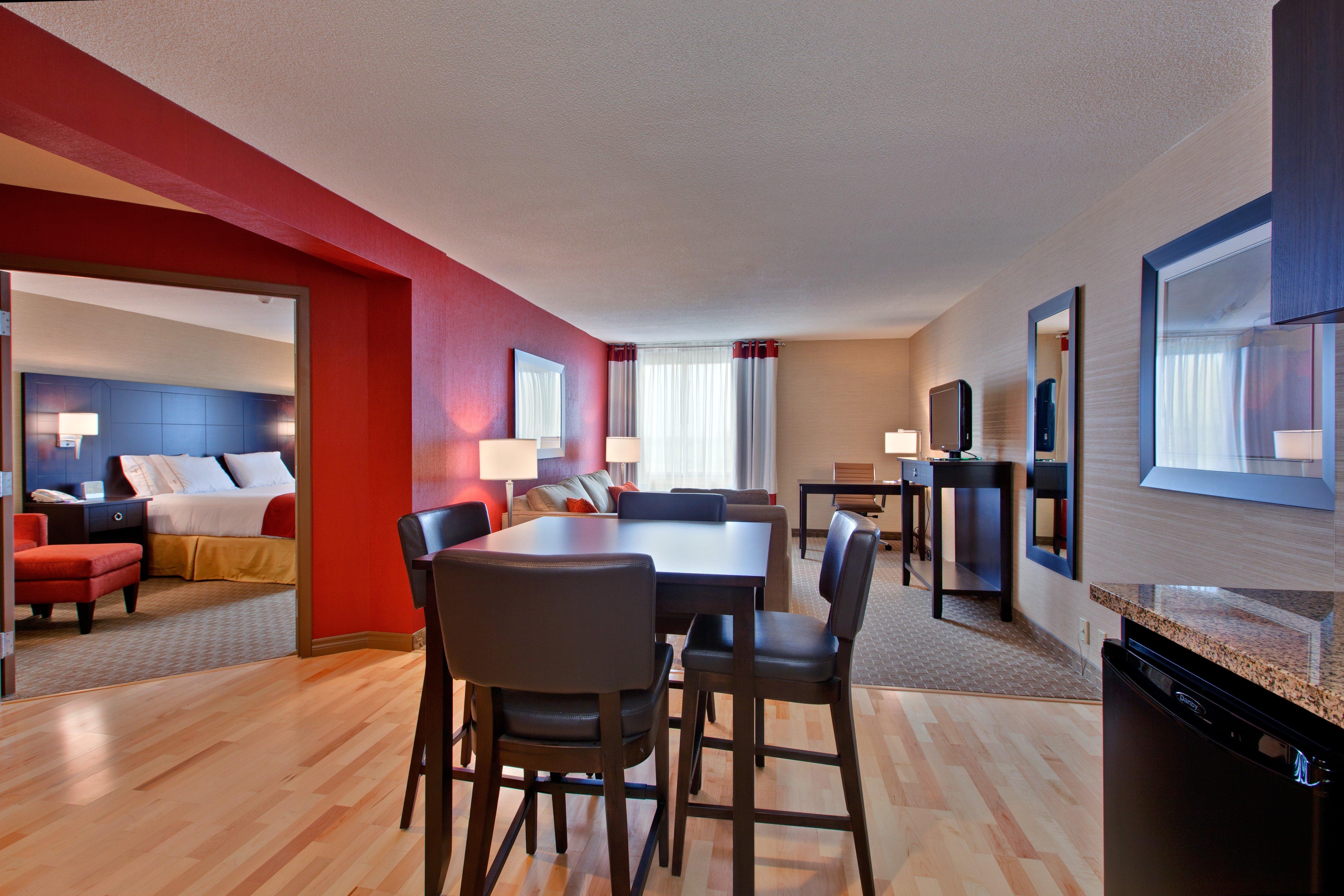 Holiday Inn Express Hotel & Suites Chatham South By Ihg Bagian luar foto