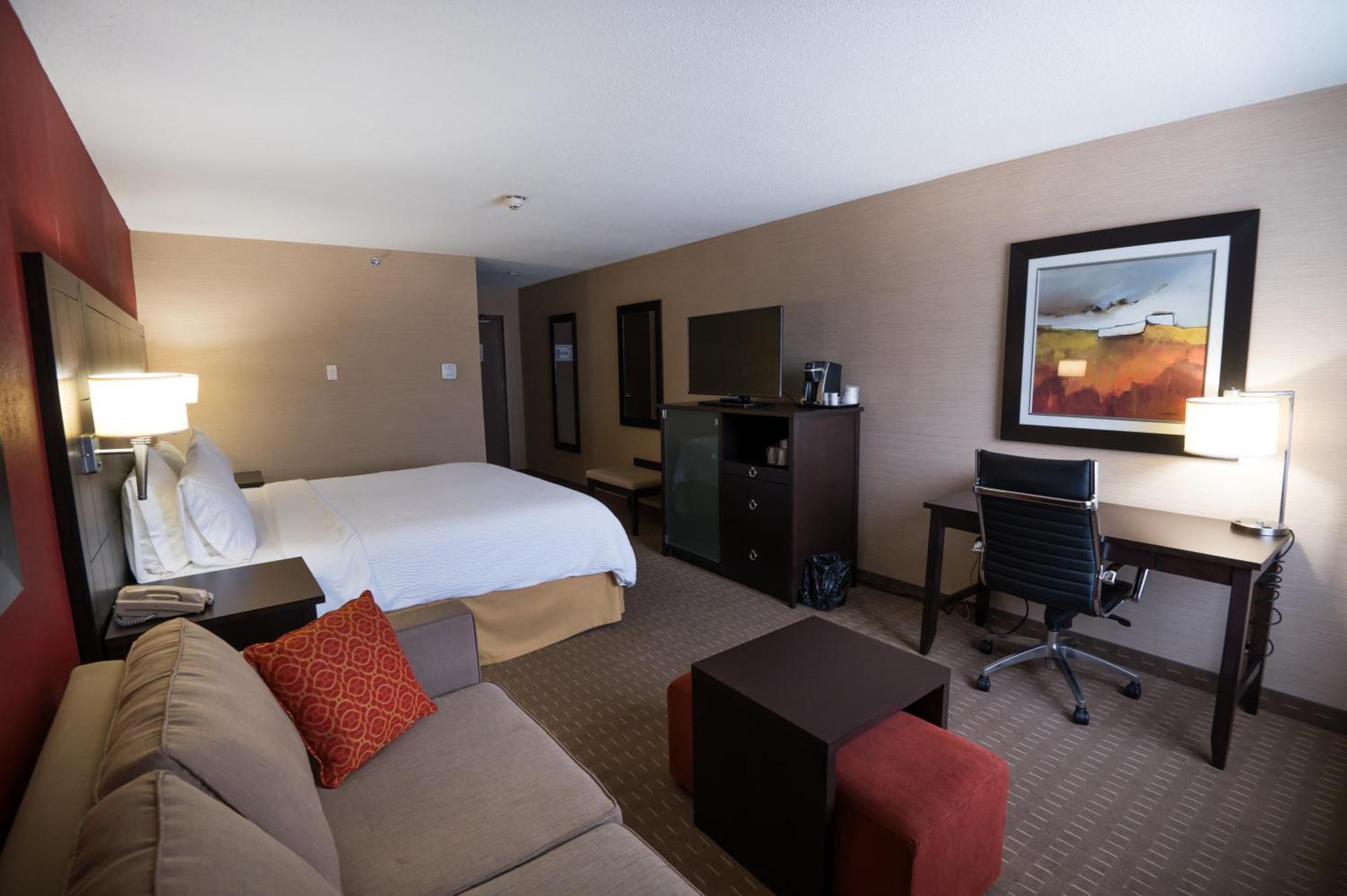 Holiday Inn Express Hotel & Suites Chatham South By Ihg Bagian luar foto