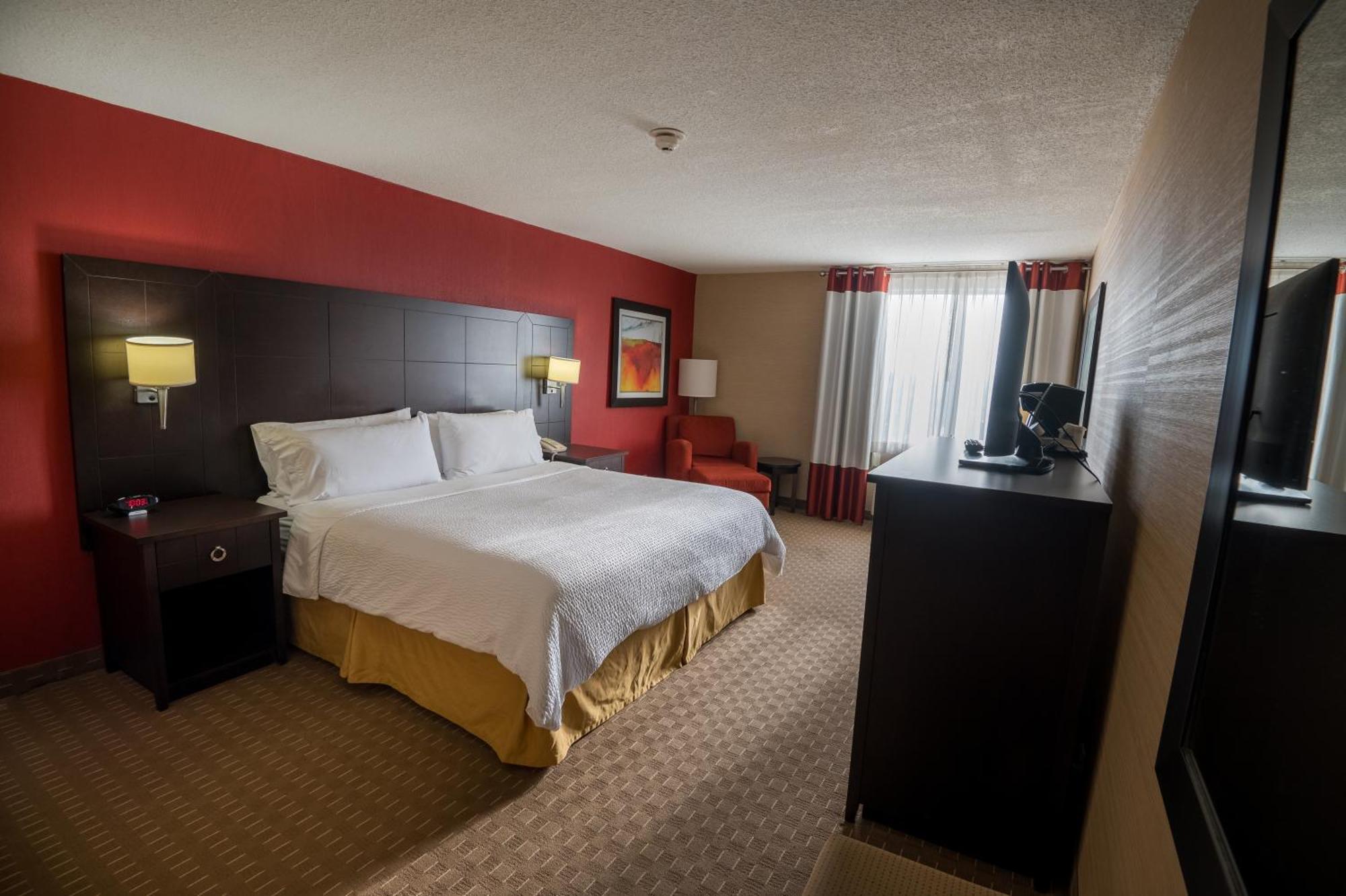 Holiday Inn Express Hotel & Suites Chatham South By Ihg Bagian luar foto