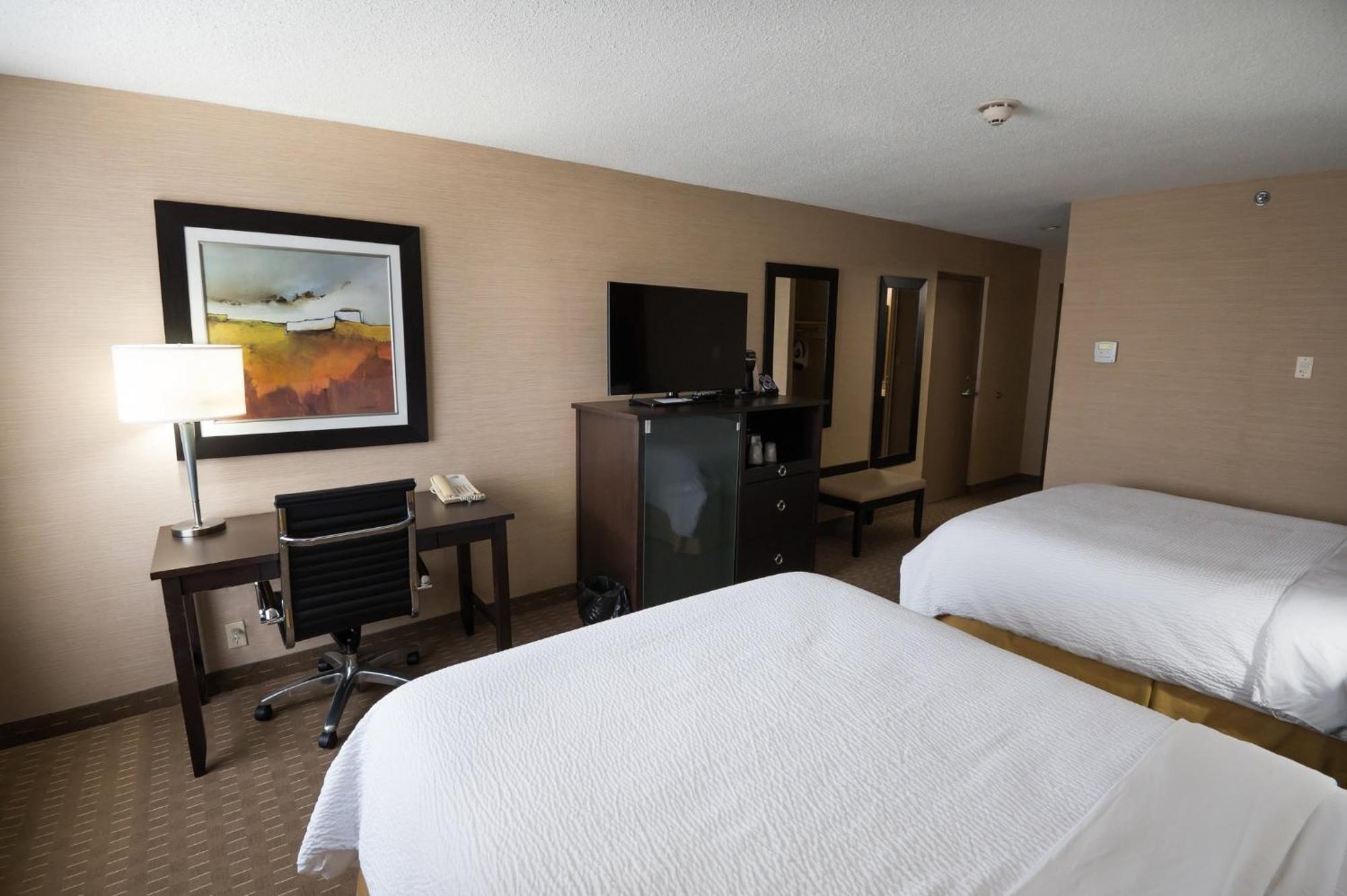 Holiday Inn Express Hotel & Suites Chatham South By Ihg Bagian luar foto