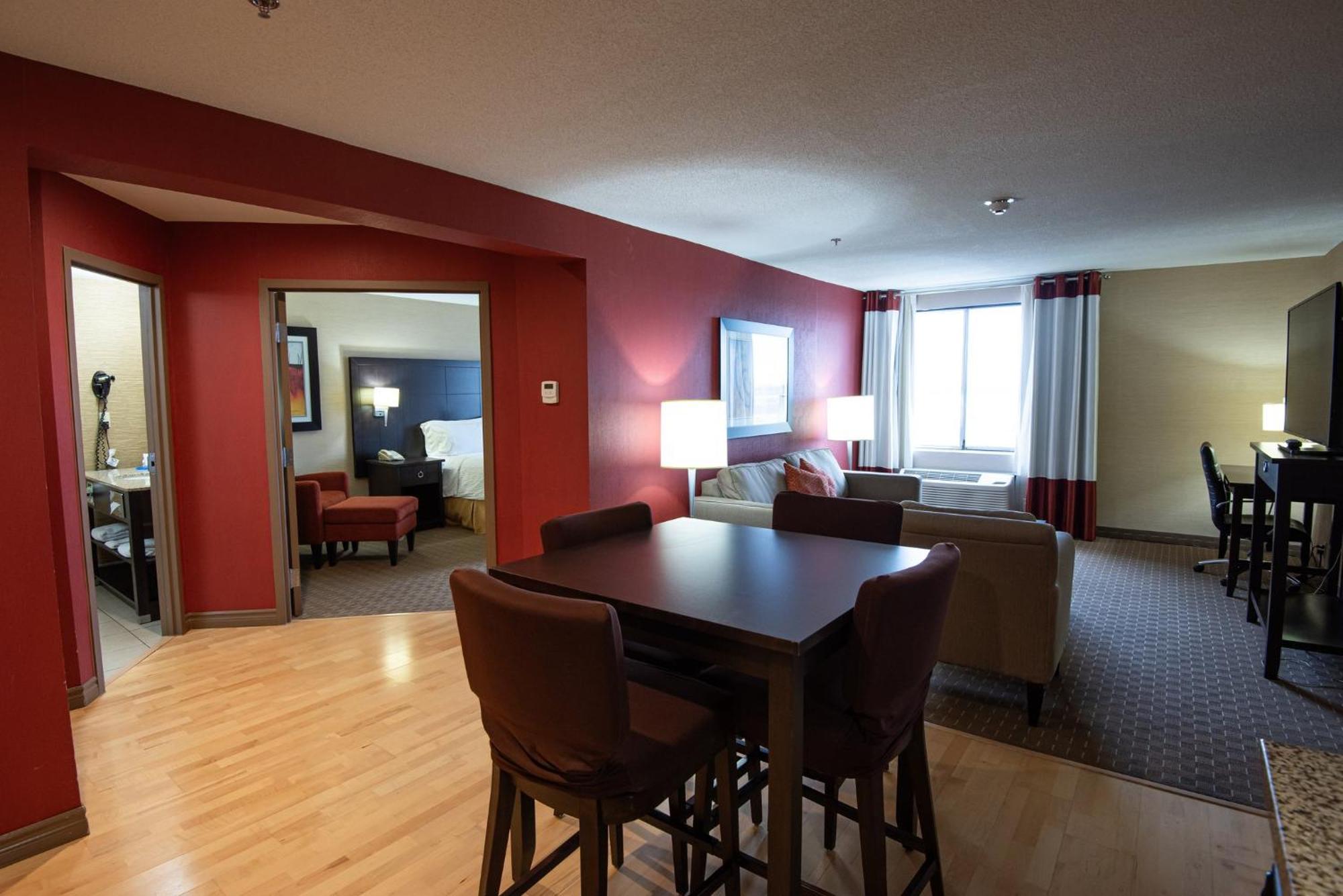 Holiday Inn Express Hotel & Suites Chatham South By Ihg Bagian luar foto